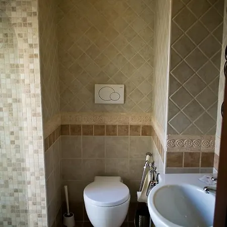 בית הארחה Saint Nicholas Plaza