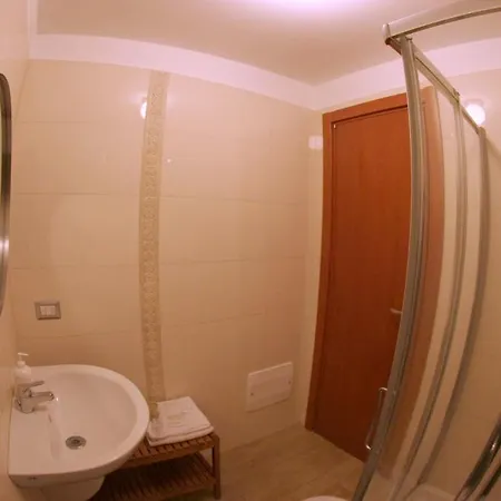 Saint Nicholas Plaza 3* בארי