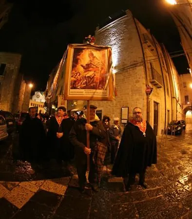 בית הארחה Saint Nicholas Plaza 3*