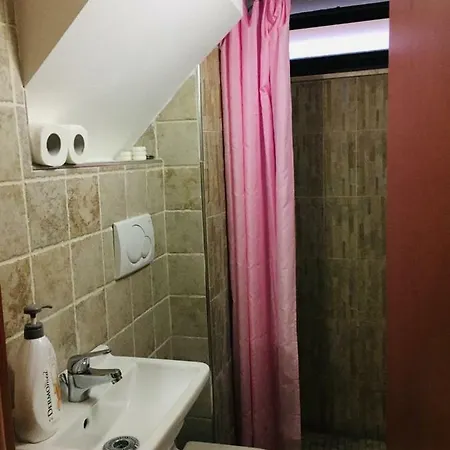 Saint Nicholas Plaza בארי