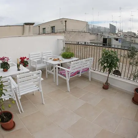Saint Nicholas Plaza بيت ضيافة