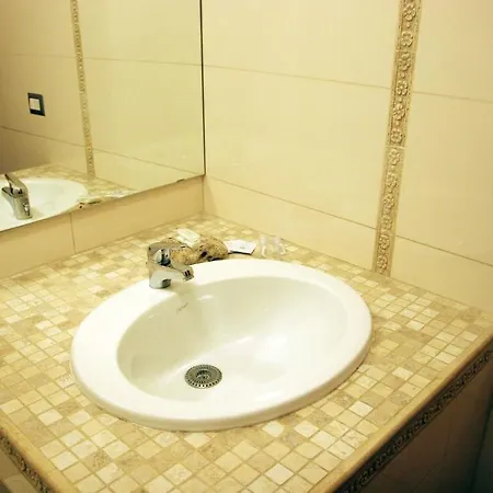 Saint Nicholas Plaza Pensionat 3*